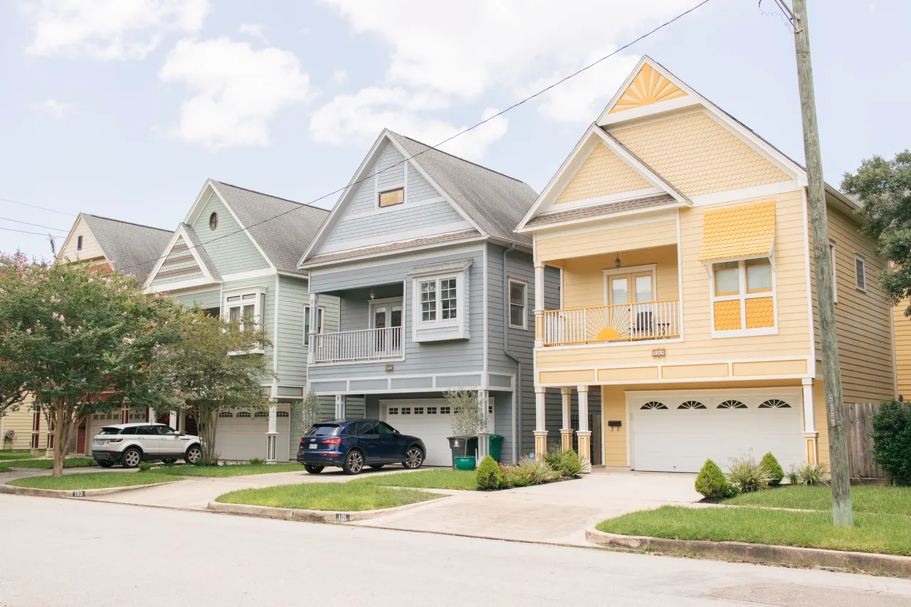 Residential streetscape in Houston Heights, shown as regional context rather than a photograph of this community